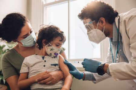 Un estudio de científicos argentinos concluyó que la vacunación pediátrica contra el Covid reduce la mortalidad en niños imagen-4