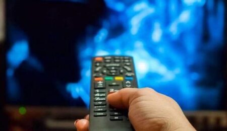 Por la crisis, casi 7 de cada 10 familias hicieron recortes en sus servicios de Internet y TV paga imagen-1
