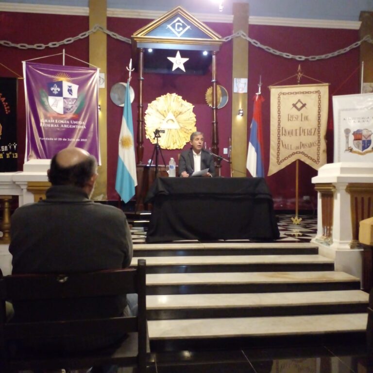 El periodismo en los tiempos de Internet: «Hubo que reinventar la profesión», dijo Carlos Roberts El periodismo en los tiempos de Internet: "Hubo que reinventar la profesión", dijo Carlos Roberts imagen-44