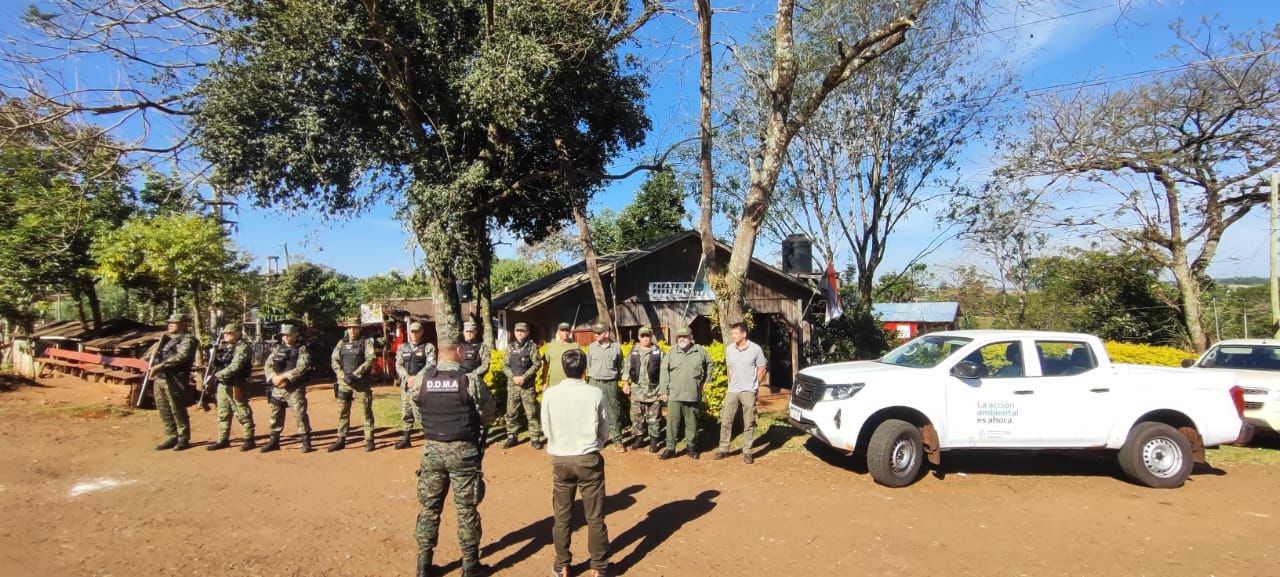 Operativo integral en Pozo Azul para para desalentar las malas prácticas que perjudican al monte nativo imagen-2