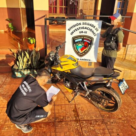 Continúan detenidos los integrantes de la red de robo y venta de motos en Jardín América: Son 7 los rodados recuperados imagen-5