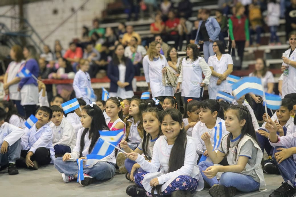 Entusiasmo escolar en Montecarlo al prometer lealtad a la Bandera imagen-4