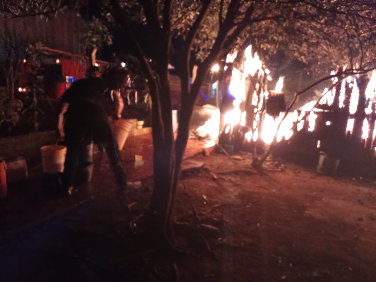 Campo Viera: fueron a un cumpleaños y al volver encontraron su casa en llamas imagen-11