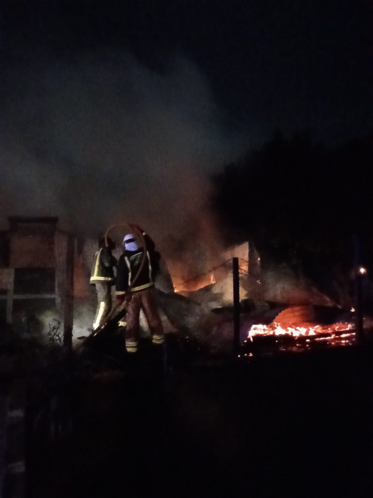 Campo Viera: fueron a un cumpleaños y al volver encontraron su casa en llamas imagen-6