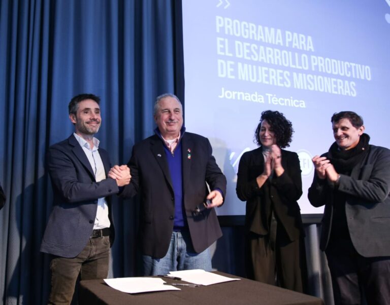 Passalacqua ponderó el desarrollo productivo gracias al trabajo de mujeres emprendedoras y jóvenes líderes imagen-36