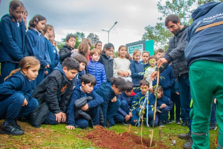 Ruta Belgraniana: Inauguración de cartel y plantación del Sarandí Histórico imagen-24