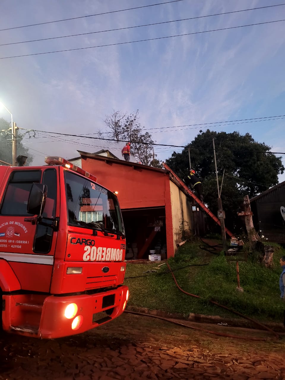 Incendio en una vivienda en Oberá causó daños materiales imagen-2