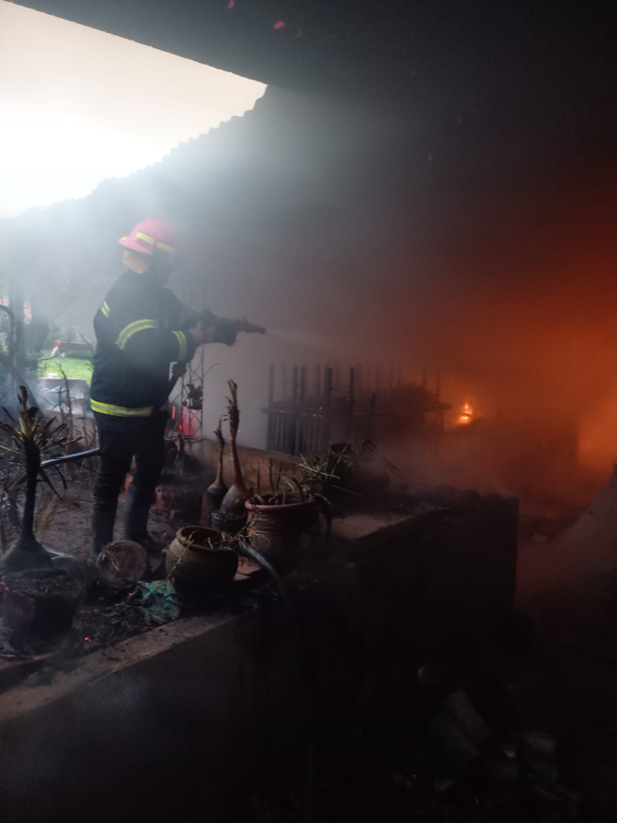 Incendio en una vivienda en Oberá causó daños materiales imagen-4