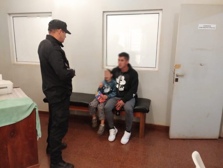 La policía puso a salvo a un niño de 5 años que se perdió y deambulaba solo por la ruta imagen-2