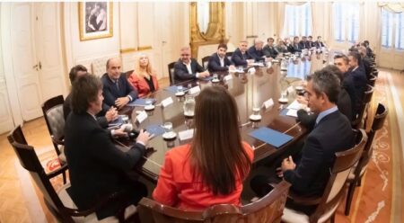 La Casa Rosada les hace un guiño a los gobernadores: reactivará la obra pública y les cederá 800 proyectos imagen-9