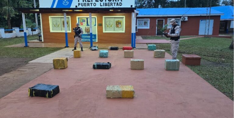 Prefectura secuestró más de 355 kilos de marihuana en Puerto Libertad imagen-21