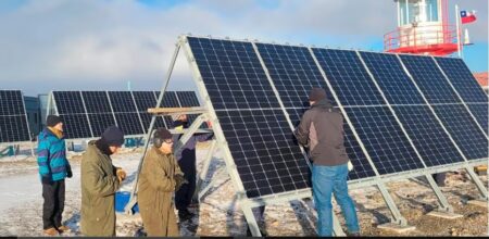 El Gobierno desmontó los paneles solares instalados por error en territorio chileno que provocaron la protesta de Boric imagen-39