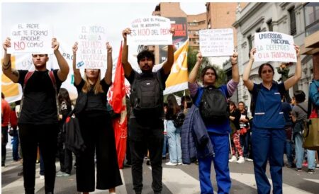 Comienza un paro universitario de 48 horas: denuncian una caída salarial del 40% imagen-9