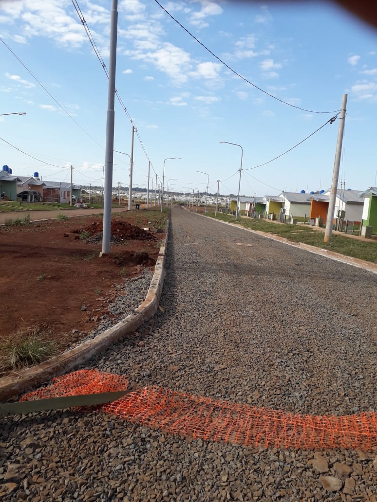 Avanza asfaltado que facilitará el ingreso y circulación en sector de Itaembé Guazú imagen-8