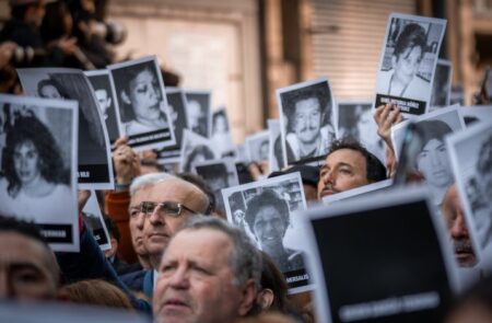 Duro reclamo del Presidente de la Amia a la Justicia y el Congreso: “¿Cuántas décadas más van a pasar?” Duro reclamo del Presidente de la Amia a la Justicia y el Congreso: “¿Cuántas décadas más van a pasar?” imagen-7