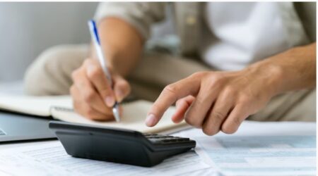 El Gobierno reglamentó los cambios del Impuesto a las Ganancias: quiénes están alcanzados y todos los detalles El Gobierno reglamentó los cambios del Impuesto a las Ganancias: quiénes están alcanzados y todos los detalles imagen-1