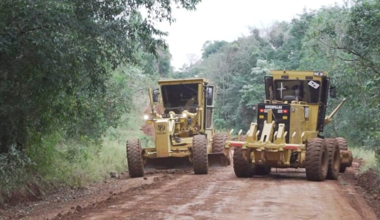 Vialidad Provincial ejecuta trabajos de conservación en la traza de la Ruta Provincial N° 219 imagen-5