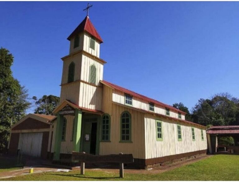 Orgullo de Wanda, la Legislatura pone en valor su histórica iglesia imagen-11