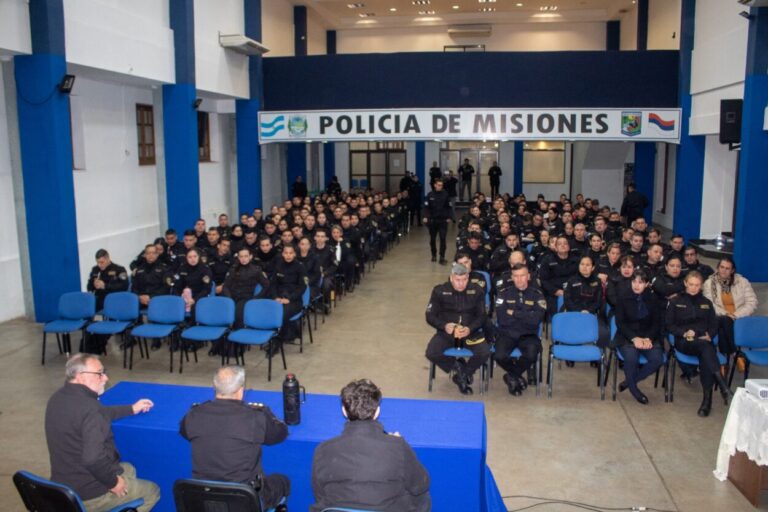 La Policía de Misiones comienza la primera etapa de digitalización de sumarios con el Poder Judicial imagen-49