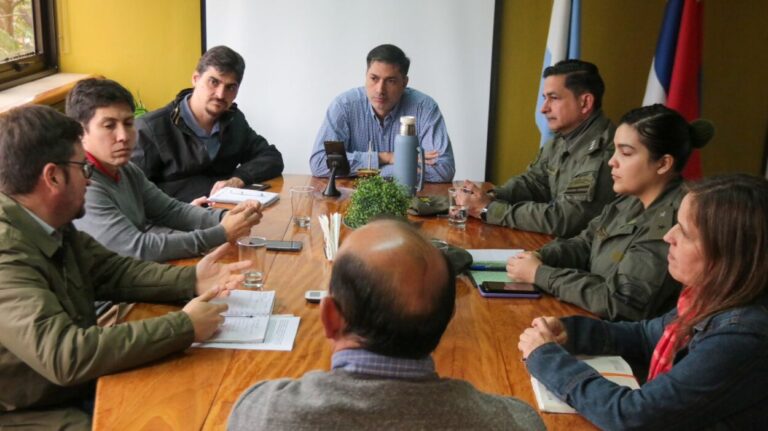 El ministro Recamán coordina con la Gendarmería avanzar con el trabajo conjunto en territorio imagen-5