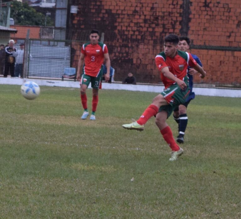 Fútbol: Brown se clasificó a semifinales del Torneo provincial imagen-8