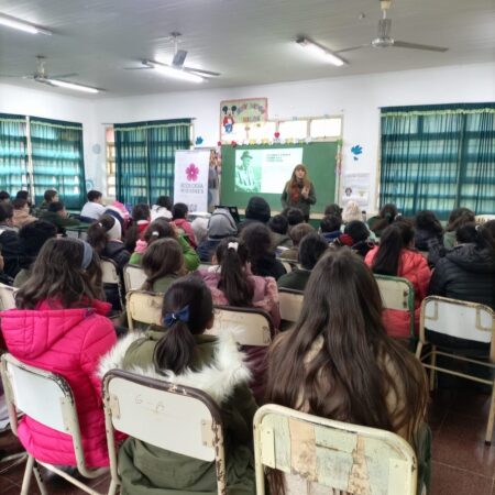 Educadores ambientales y alumnos de la Escuela 826 trabajaron sobre la importancia de tener y cuidar suelos fértiles imagen-5