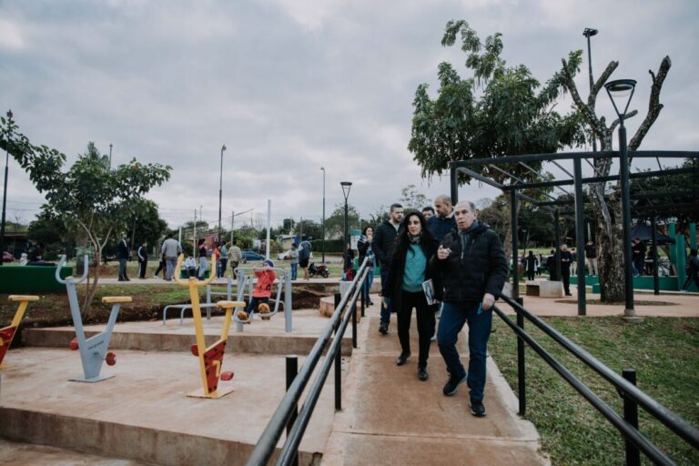 El Intendente recorrió la renovada plaza del barrio San Lucas imagen-18