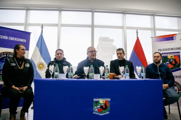 Passalacqua: "Hoy la Policía de Misiones está detrás del cibercrimen para prevenirlo y enfrentarlo" imagen-41