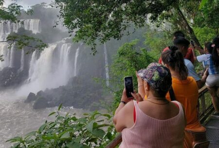 Scioli detalló los proyectos para fomentar el turismo y agilizar pasos fronterizos en Misiones imagen-2