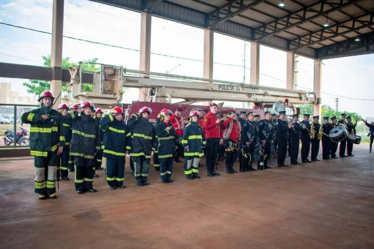 Dirección de Bomberos de la Policía de Misiones celebró con un emotivo acto su 94to aniversario Dirección de Bomberos de la Policía de Misiones celebró con un emotivo acto su 94to aniversario imagen-5