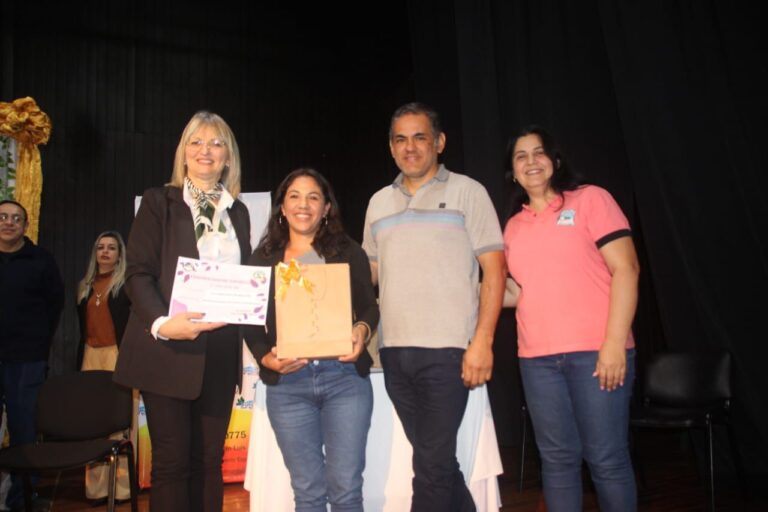 Municipalidad de Puerto Esperanza otorgó aportes extraordinarios para fiestas de Egresados del secundario imagen-29