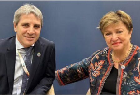 El Gobierno acelera las negociaciones con el FMI y bancos privados para conseguir al menos US$10.000 millones para fortalecer las reservas imagen-8