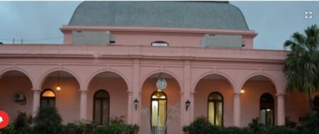 Corrientes: en plena crisis pagan millonaria contratación para limpiar la Gobernación y la residencia del Gobernador imagen-10