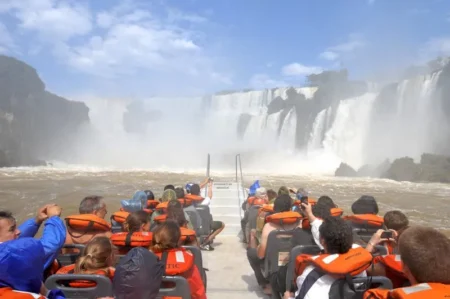Reactivación turística en las Cataratas del Iguazú: Se registraron reservas del 75% para las vacaciones de invierno en Misiones Reactivación turística en las Cataratas del Iguazú: Se registraron reservas del 75% para las vacaciones de invierno en Misiones imagen-1