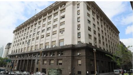 El Gobierno nacional amplió el Presupuesto 2024 con eje en deuda, Anses, discapacidad, jubilaciones y las Fuerzas Armadas El Gobierno nacional amplió el Presupuesto 2024 con eje en deuda, Anses, discapacidad, jubilaciones y las Fuerzas Armadas imagen-6