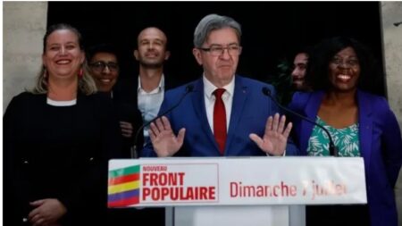 Elecciones en Francia: la izquierda se impuso en los comicios frente a Emmanuel Macron y la extrema derecha imagen-10