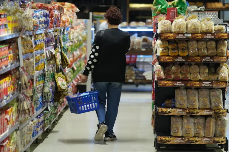 La baja del impuesto Pais tuvo impacto casi nulo en los alimentos: cómo evolucionan los precios imagen-41