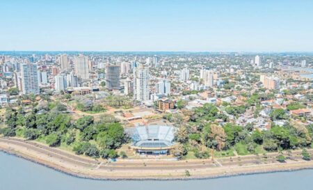 En Posadas se están construyendo varios edificios en altura, algunos no tienen finales de obra «y es una problemática» En Posadas se están construyendo varios edificios en altura, algunos no tienen finales de obra "y es una problemática" imagen-3