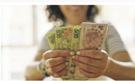 El Gobierno nacional fijó por decreto el Salario Mínimo en $254.231 El Gobierno nacional fijó por decreto el Salario Mínimo en $254.231 imagen-4