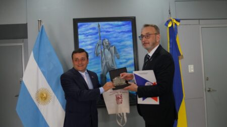 Herrera Ahuad recibió al Embajador de Ucrania en la Legislatura imagen-8