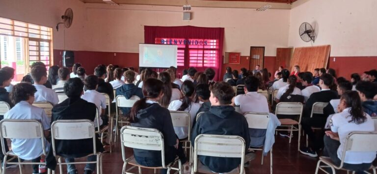 Charlas sobre prevención de adicciones para alumnos de Gobernador Roca imagen-16