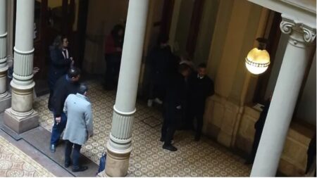 Tensión en La Libertad Avanza: hubo gritos y forcejeos en una reunión de bloque de Diputados imagen-4