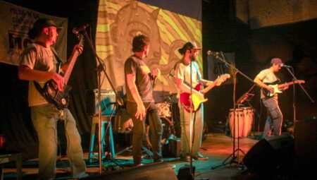 Recital solidario organizado por MCM y Utep con gran convocatoria para ayudar a comedores y merenderos populares Recital solidario organizado por MCM y Utep con gran convocatoria para ayudar a comedores y merenderos populares imagen-6