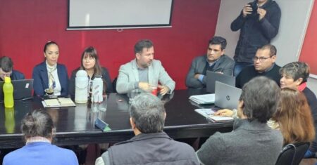 Gremio pide 30% de incremento al básico de los docentes para agosto Gremio pide 30% de incremento al básico de los docentes para agosto imagen-1