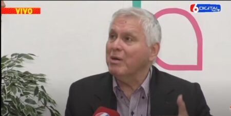 El Concejo Deliberante brindó un reconocimiento al conductor Roberto Acosta por su contribución al festival «Mi Tierra Roja» El Concejo Deliberante brindó un reconocimiento al conductor Roberto Acosta por su contribución al festival "Mi Tierra Roja" imagen-8