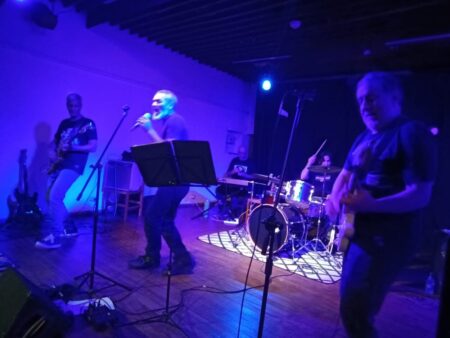 Viernes se "rockea" con Estallando imagen-9