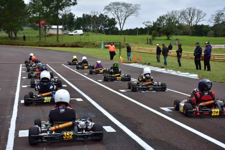 Karting: Oberá recibe la cuarta fecha del Campeonato Misionero imagen-43