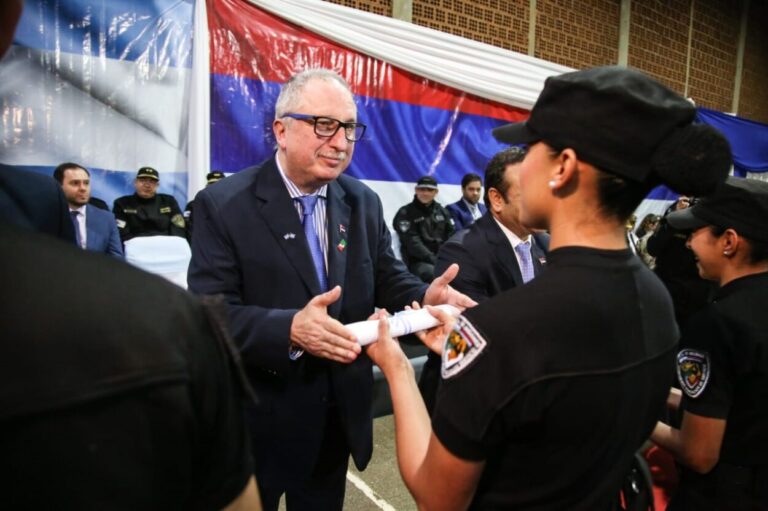 Passalacqua encabezó el acto de egreso de 356 nuevos agentes de la Policía imagen-43