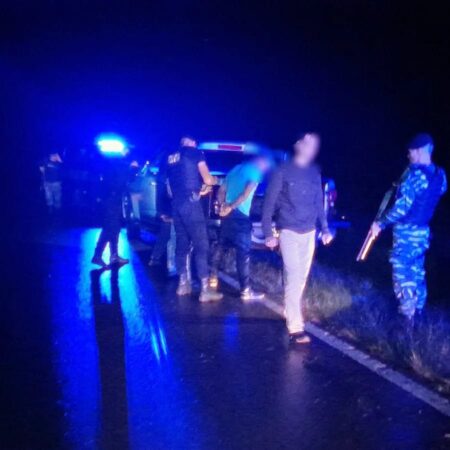 Conducían una camioneta robada en Brasil y fueron interceptados en Adresito imagen-4