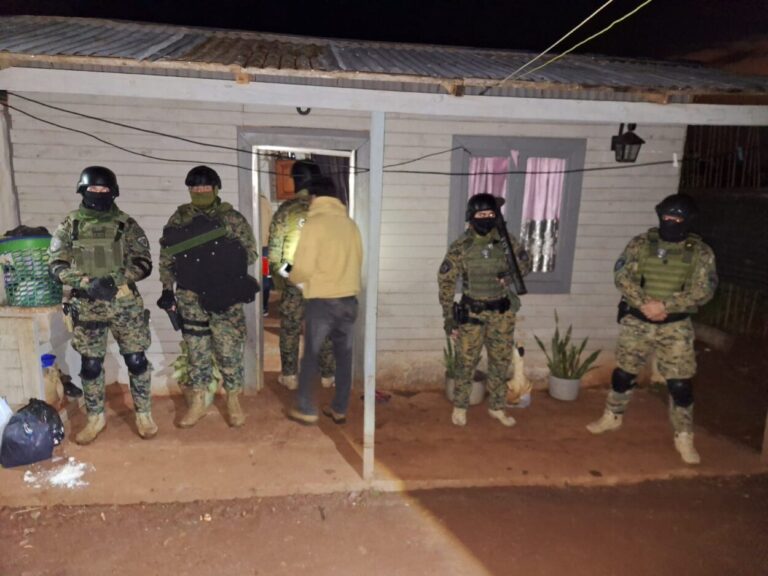 Allanamientos simultáneos en Posadas: hay tres detenidos, secuestraron cocaína, marihuana y bienes robados imagen-37